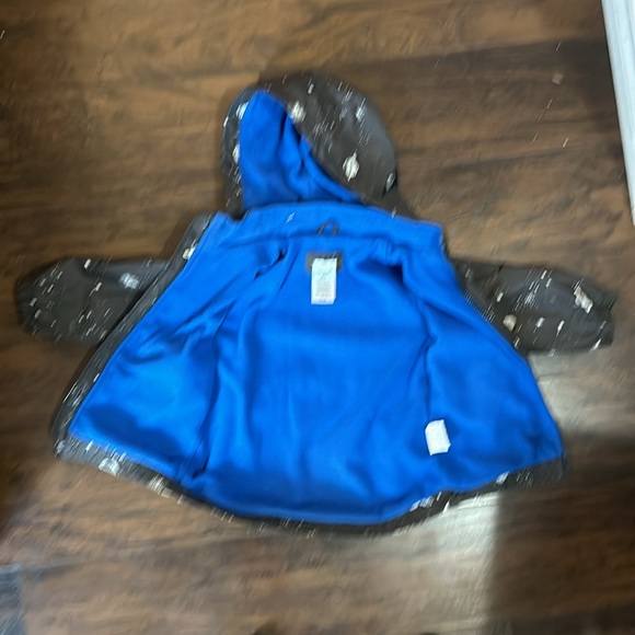 Rain Jacket. Carter’s 2T. - Picture 3 of 4